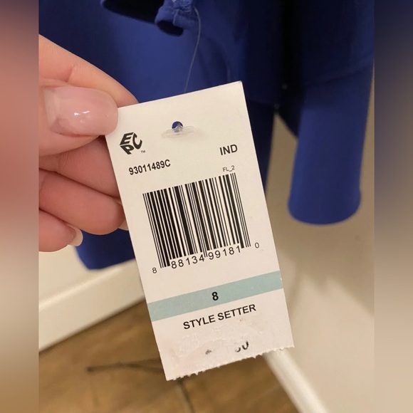 Dress with Necklace - Picture 4 of 4